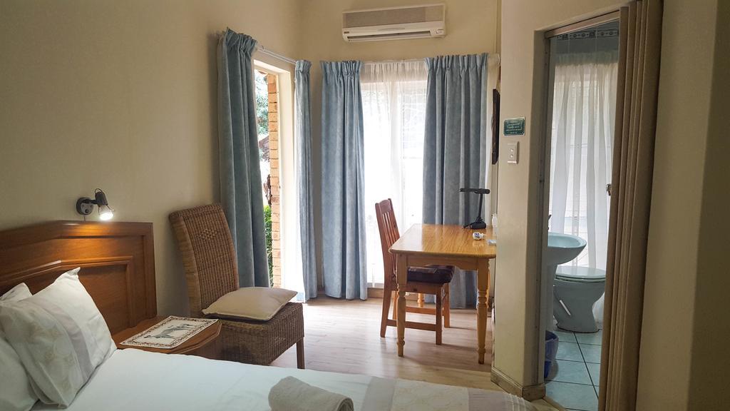 Aark Guest Lodge 밴더바일파크 외부 사진
